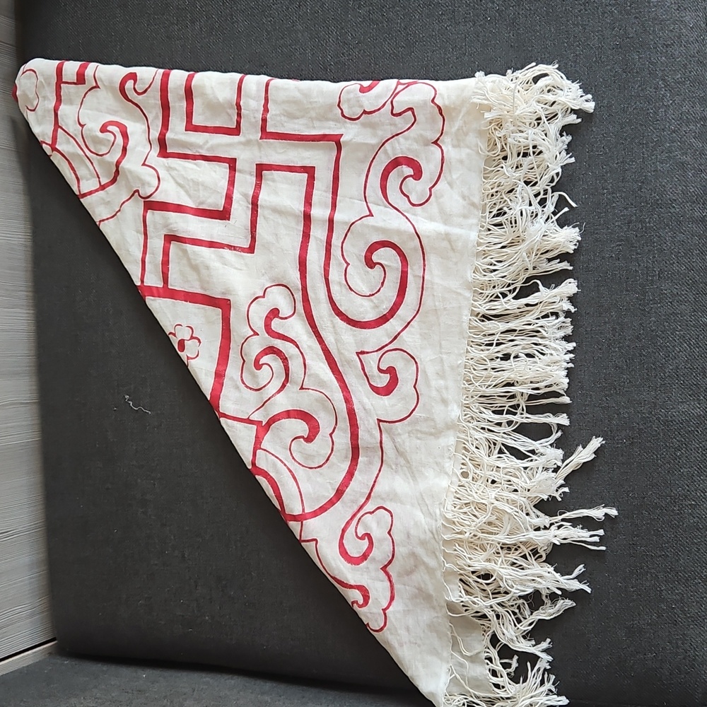 Elegant Red and White Patterned Scarf - Picture 2 of 5